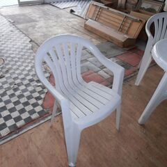 627# 中古　ホワイトガーデンテーブル・チェア・パラソルセット　(3セット在庫あります。)の画像