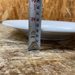 C(7684)★直接引き取り限定★ 丸皿 4枚セット 大皿 白 盛り付け皿 陶器 中古の画像