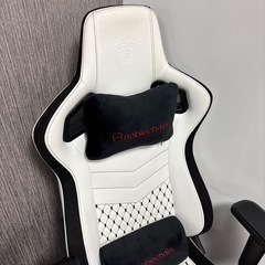 ゲーミングチェア noblechairs EPIC プレミアムホワイトの画像