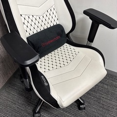 ゲーミングチェア noblechairs EPIC プレミアムホワイトの画像