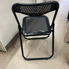 石2511-267 パンチングメタル　折り畳みチェア　キズ汚れ有りの画像