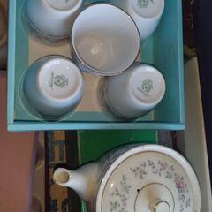 お皿、小鉢、カップなど差し上げます。の画像