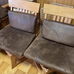 ダイニングテーブルの椅子4脚セット全て回転しますの画像