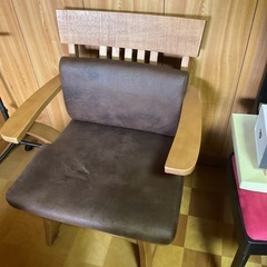 ダイニングテーブルの椅子4脚セット全て回転しますの画像