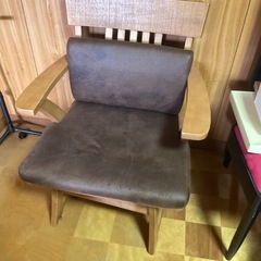 ダイニングテーブルの椅子4脚セット全て回転しますの画像