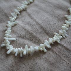 ネックレス　珊瑚　白の画像