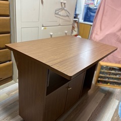 キャビネット　収納家具　棚の画像