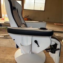 【受付停止中】ゲーミングチェアの画像