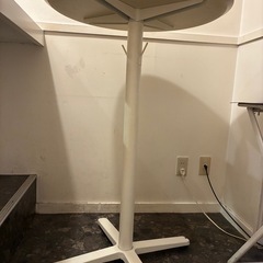 IKEA BILLSTA ラウンドテーブルの画像