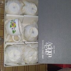 未使用のお皿、コーヒーカップほかの画像