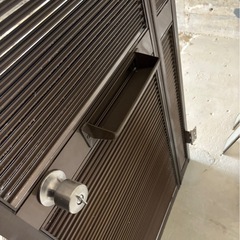 玄関ドア　網戸サッシの画像