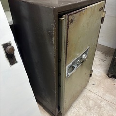 【無料であげます！】金庫　銀行　貴重品保管の画像