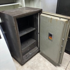 【無料であげます！】金庫　銀行　貴重品保管の画像