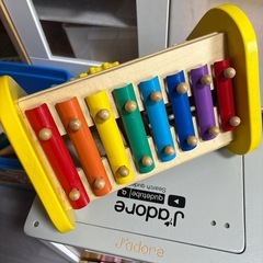 木のおもちゃ2個の画像