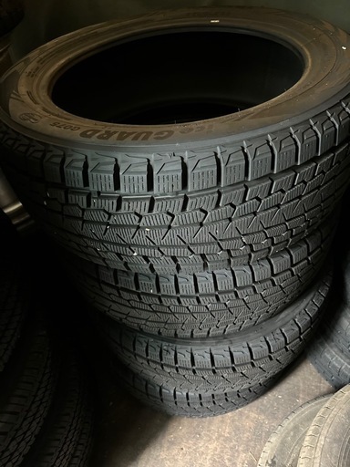 ヨコハマスタッドレスタイヤ 225/55R18