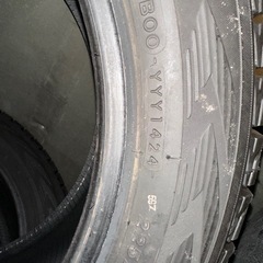ヨコハマスタッドレスタイヤ 225/55R18の画像