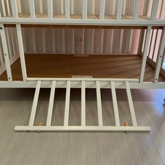 ベビーベッドの画像