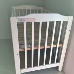 ベビーベッドの画像