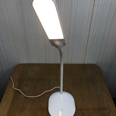 ☆アイリスオーヤマ LEDデスクライト PDL-101 2019年製の画像