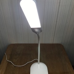 ☆アイリスオーヤマ LEDデスクライト PDL-101 2019年製の画像