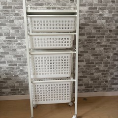 引き出し付きスチールラック　収納ラックの画像