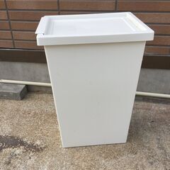 JM20430S)ゴミ箱・ダストボックス 幅：約28cm 高さ：約56cm  奥行：約38.5cm 中古品【取りに来られる方限定】の画像