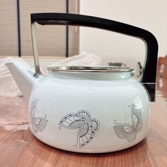 昭和レトロ　ハナエモリのホーローやかんの画像