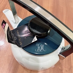 昭和レトロ　ハナエモリのホーローやかんの画像