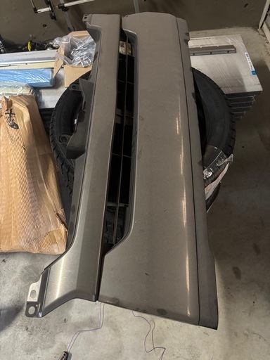 200系 ハイエース　4型 グリル　ダークプライム　純正