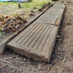 コンクリート製　歩道上り　4個（中古）の画像