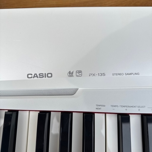 成約済み
　カシオ　電子ピアノ　 PX-135  2011年製　説明書、楽譜あり　