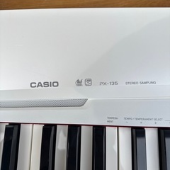 カシオ　電子ピアノ　 PX-135  2011年製　説明書、楽譜あり　の画像