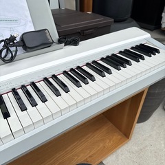 カシオ　電子ピアノ　 PX-135  2011年製　説明書、楽譜あり　の画像