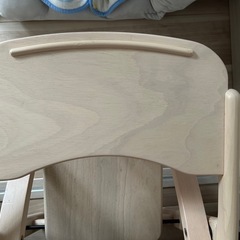 子供椅子、木製の画像