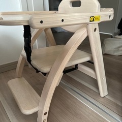 子供椅子、木製の画像