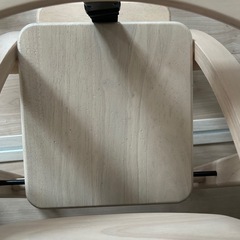 子供椅子、木製の画像