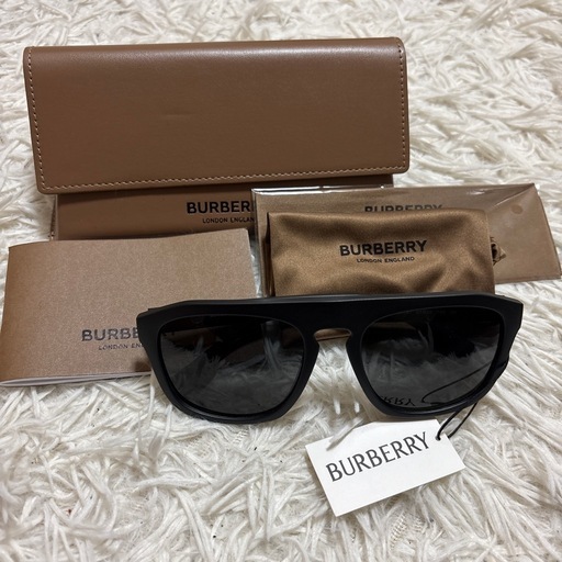 【新品正規店購入】バーバリーBURBERRY サングラス BE4396Uスクエア