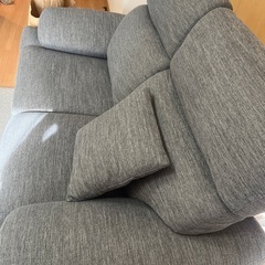 ニトリ3人掛けソファの画像