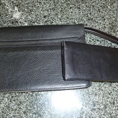 ダンヒルの名が財布、セカンドバック、程度の良いしぼ入りの高級バック、長財布です。の画像