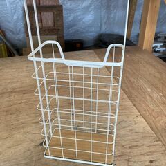 トイレットペーパーストッカー　ニトリの画像