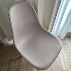 ニトリ 北欧風シンプルシェル型チェア 椅子 ダイニングチェア　グレージュ②の画像