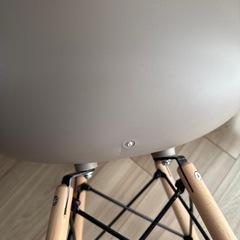 ニトリ 北欧風シンプルシェル型チェア 椅子 ダイニングチェア　グレージュ②の画像