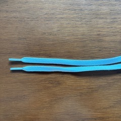 白色靴紐2足分の画像