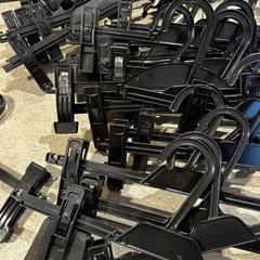 業務用 ハンガー　パンツハンガー、スカートハンガー　3種80本　プラスチック黒の画像