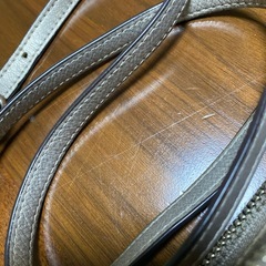 coachショルダーバックシルバー色の画像