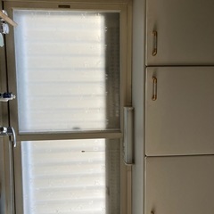 昭和レトロガラス/すり硝子（木の窓枠）の画像