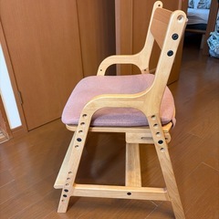座面調節機能
付き学習チェアの画像