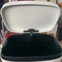 美原店　ゴミ箱　静音　ゆっくり蓋が閉まりますの画像