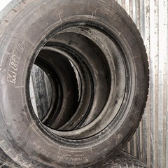 BS 195/70R17.5 M810 オールシーズンMIXタイヤの画像