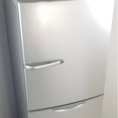 AQUA3ドア冷蔵庫の画像